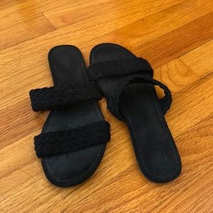 Size WM 6 1/2 Old Navy Black Sandals, never worn